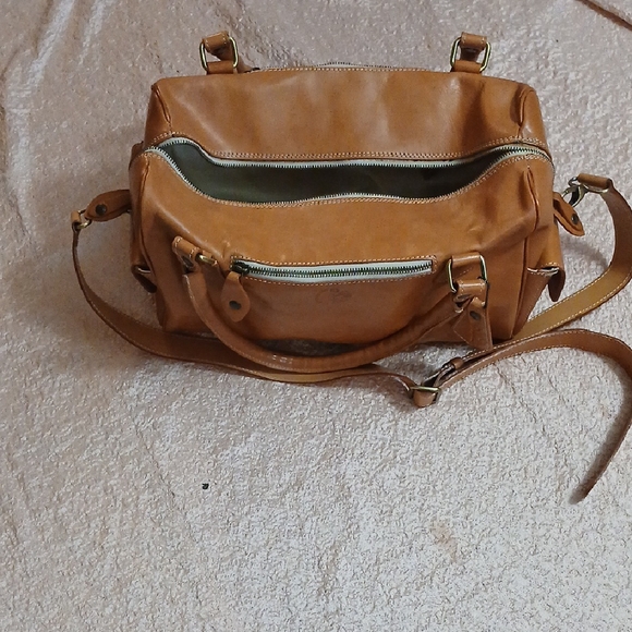 Elegant Tan Leather Handbag - Picture 1 of 10